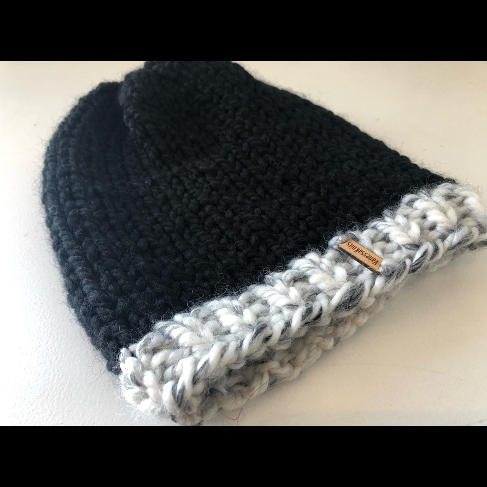 NWOT Vanessa Knits Handmade Hat